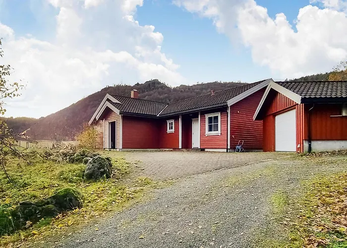 4 Bedroom Awesome In *